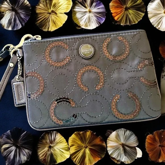 Coach Gray Pop Art Sequin & Satin Clutch or Wristlet. - Picture 2 of 16